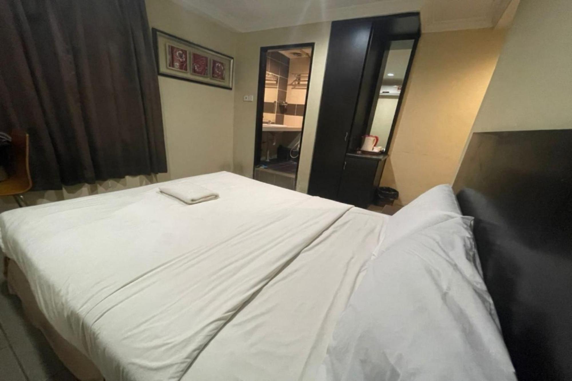 Oyo 90411 Perdana Hotel Labuan Eksteriør bilde