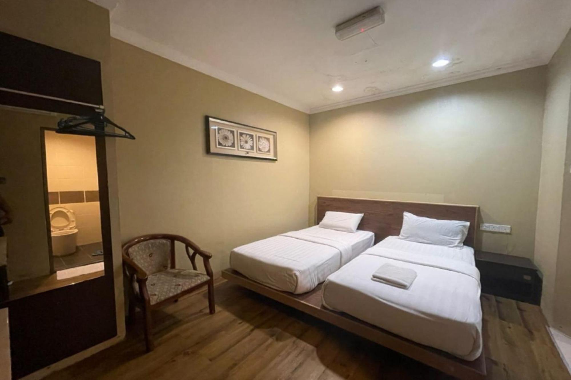 Oyo 90411 Perdana Hotel Labuan Eksteriør bilde