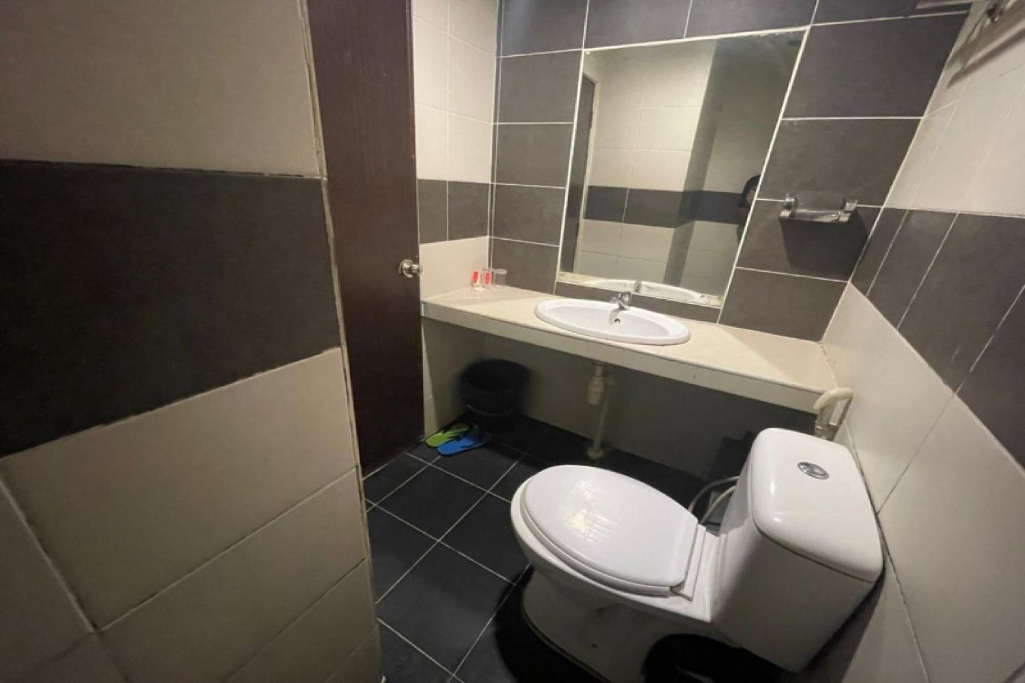 Oyo 90411 Perdana Hotel Labuan Eksteriør bilde