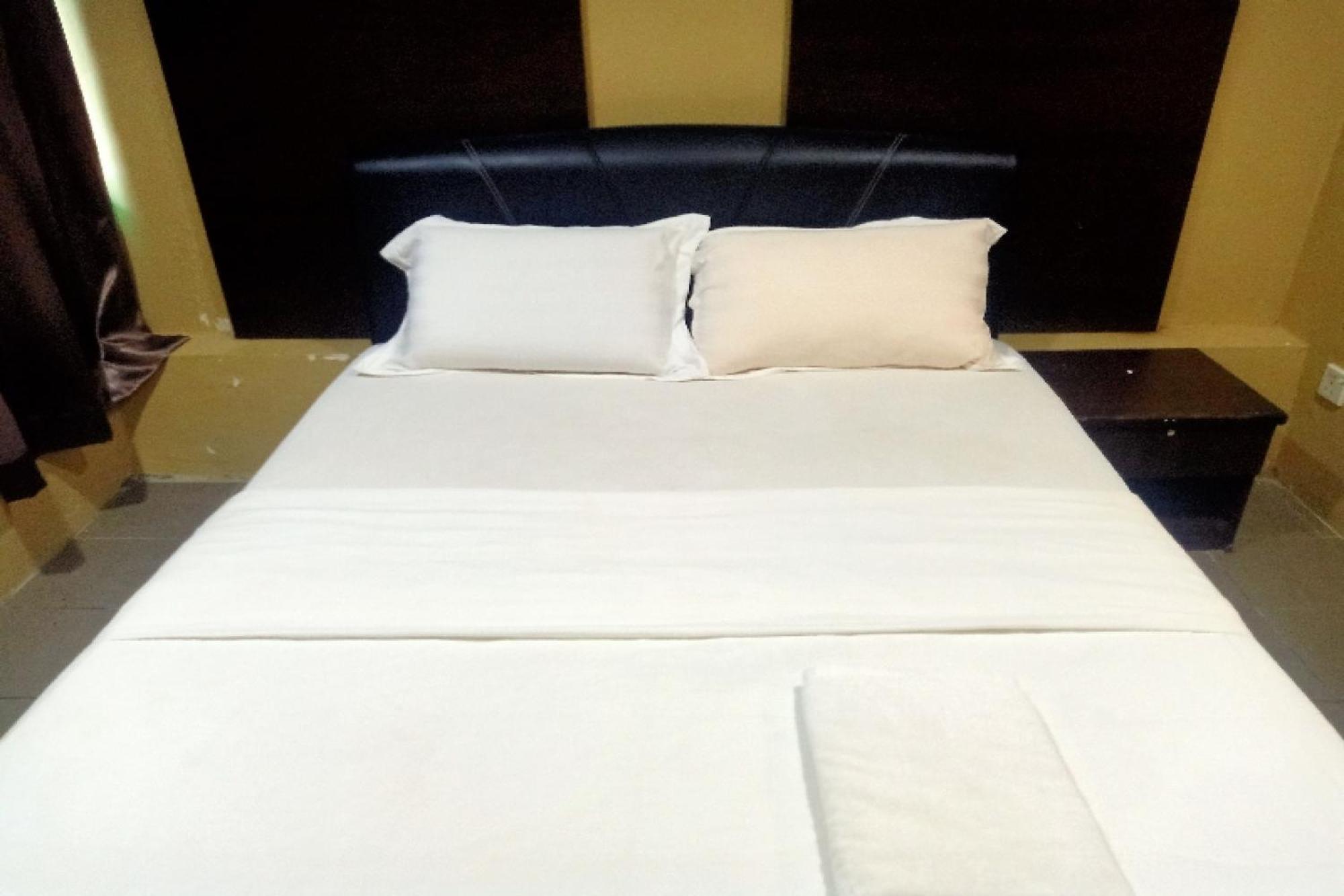 Oyo 90411 Perdana Hotel Labuan Eksteriør bilde
