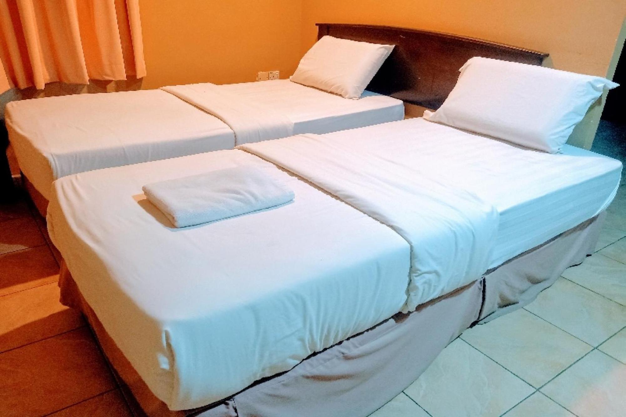 Oyo 90411 Perdana Hotel Labuan Eksteriør bilde